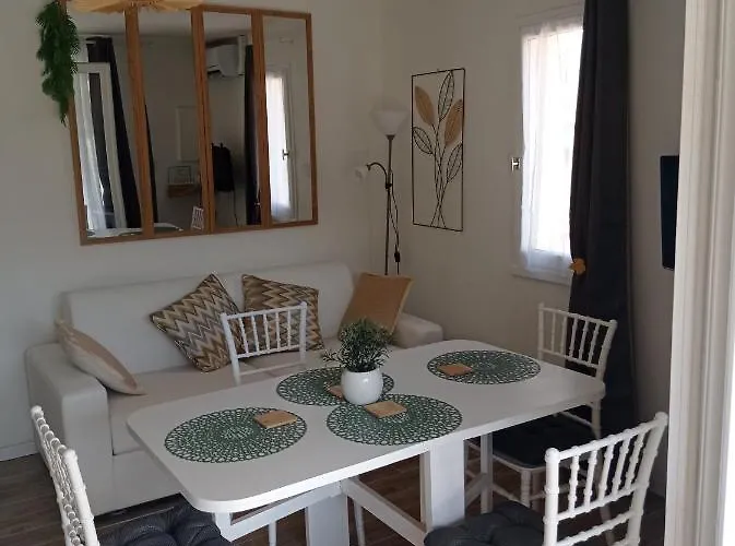 Jade Dans Résidence Proche Tennis/ Centre Naturiste